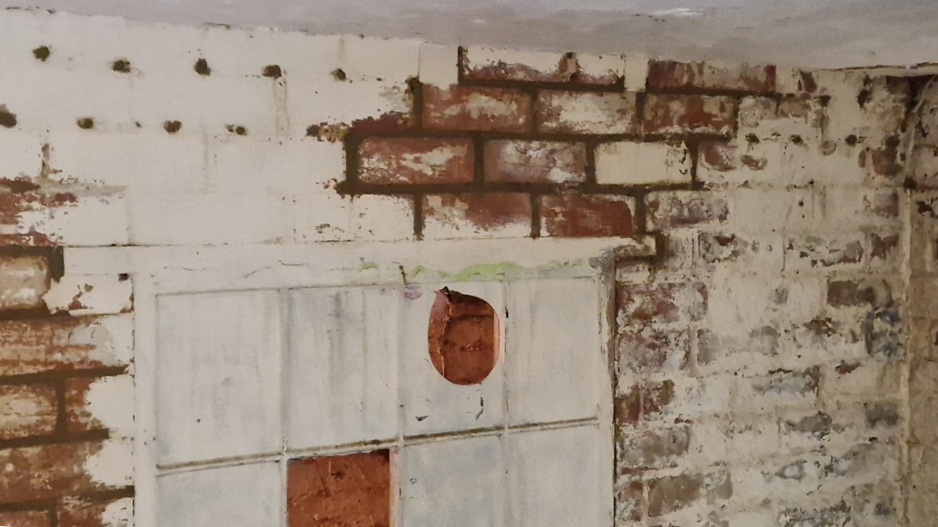 Dry Rot – Victorian Brick Built House